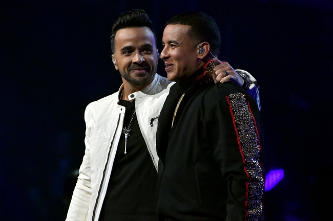 Luis Fonsi and Daddy Yankee Put On Amazing "Despacito" Performance During the Grammys