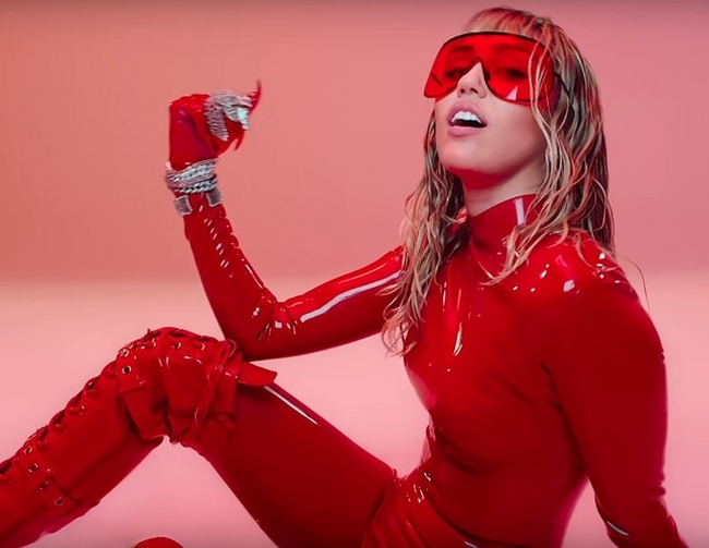 Miley Cyrus is Back with a New Music Video for "Mother's Daughter"