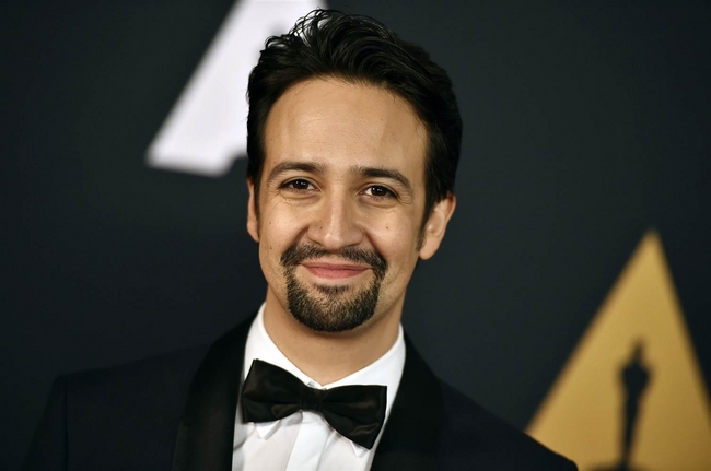 Lin-Manuel Miranda Gathers Singers such as Camila Cabello, Jenifer Lopez and Fat Joe and Creates "Almost Like Praying"